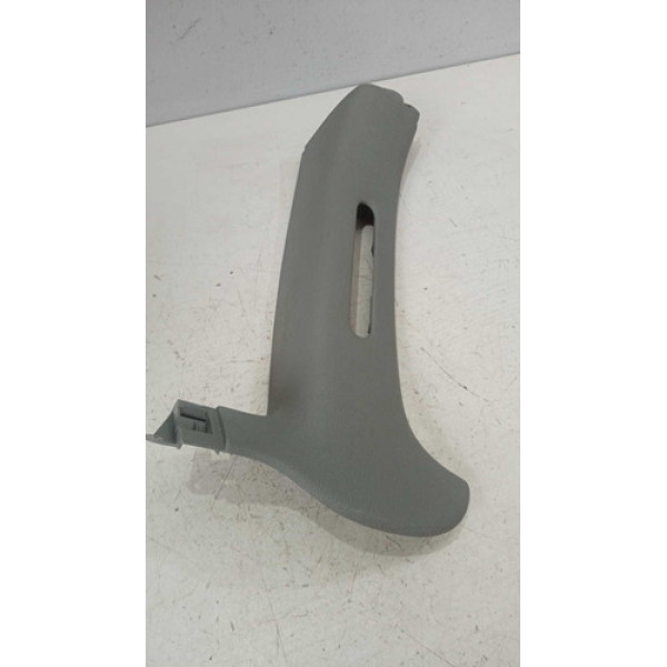 Moldura Coluna B Lado Direito Clio 2002 2008 8200257518