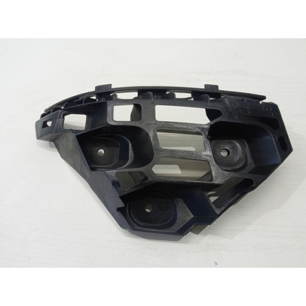 Guia Para-choque Traseiro Esquerdo Vw Polo Virtus 6ec807377a