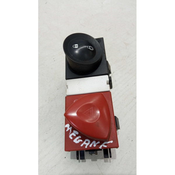 Botão Pisca Alerta Trava Renault Megane 2007 A 2013 Original - Vermelho/preto