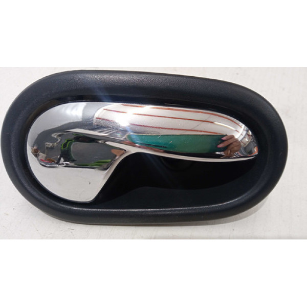 Maçaneta Interna Cromada Direita Sandero / Logan 015 / 018