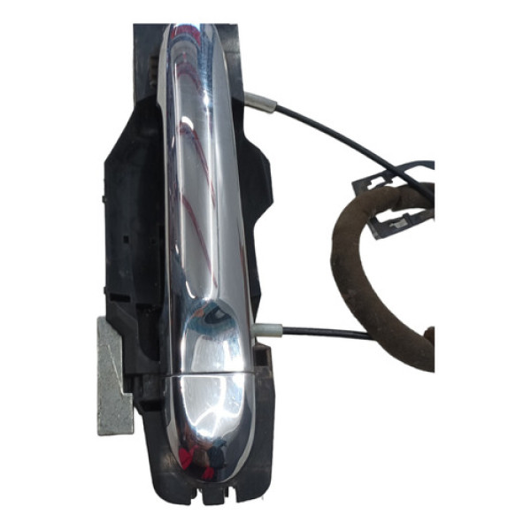 Maçante Externa Nissan Versa Dianteira Esquerda 2017