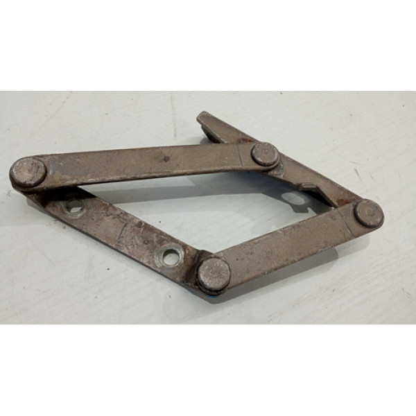 Dobradiça Direita Do Capô Santana E Quantum Original Vw