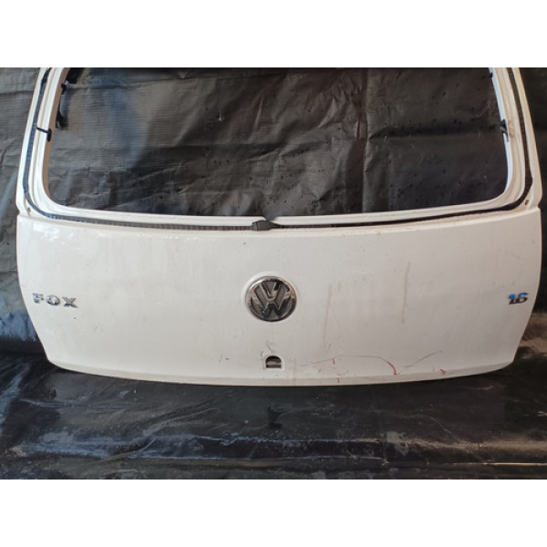 Tampa Traseira Volkswagen Fox 2004 A 2009 C/ Avaria  Branco
