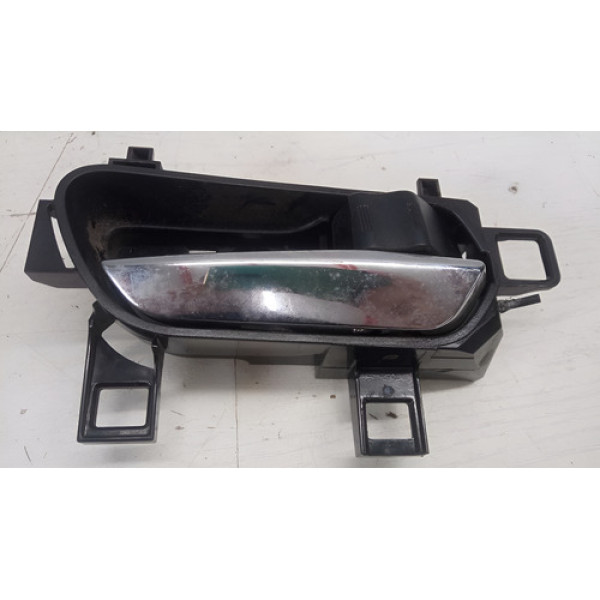 Maçaneta Interna Traseir Esquerda Nissan Kicks 2018 Original - Preto - Traseira