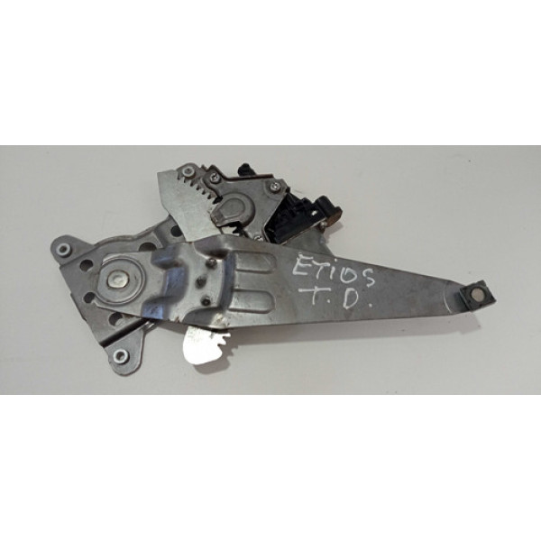 Máquina Vidro Toyota Etios T/d 857200d130