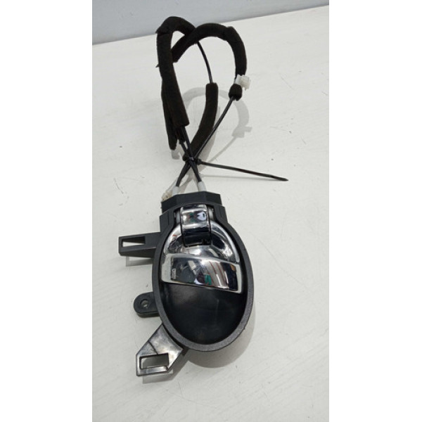 Maçaneta Interna Cromada Lado Direito Nissan Versa - Preto/cromado - Dianteira