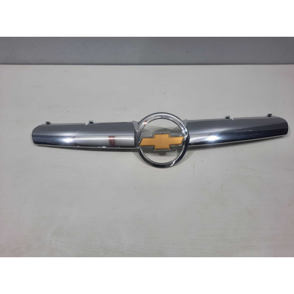 Emblema Friso Gravata Grade Celta Prisma 2007 2008 2009 2010 Prata