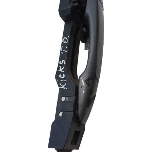 Maçaneta Externa Traseira Esquerda Nissan Kicks 2018 1.6 - Grafite - Traseira