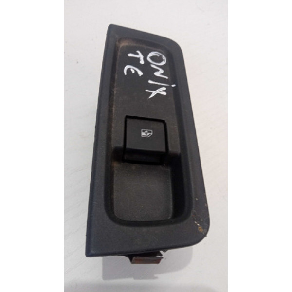 Botão Vidro Traseiro Esquerdo Gm Onix 2010 A 2019 Original