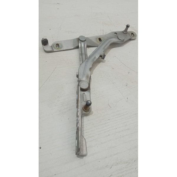 Suporte Dobradica Braco Tampa Traseira Porta Mala Linea 2010