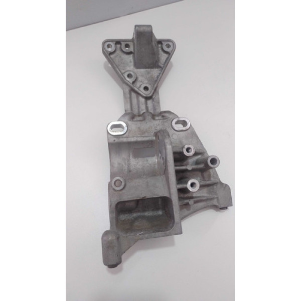 Volvo V40 Hatchback D3 Suporte Do Alternador Diesel 110kw