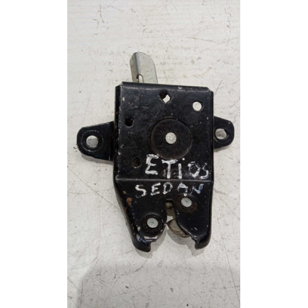 Trava Fechadura Do Porta Malas Toyota Etios Sedan Original