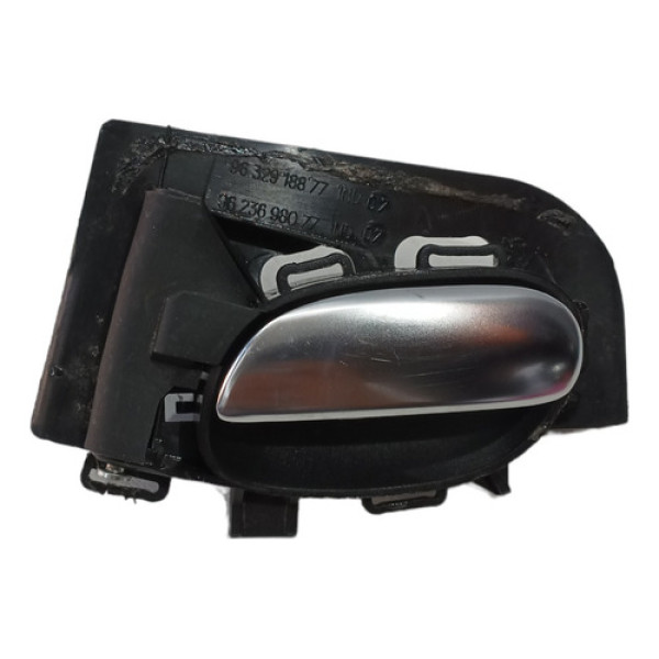 Maçaneta Interna Direito Traseiro Peugeot 206 207 2007 A 13 - Preto - Dianteira/traseira